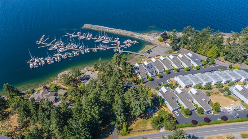 Close to Sunshine Beach Marina