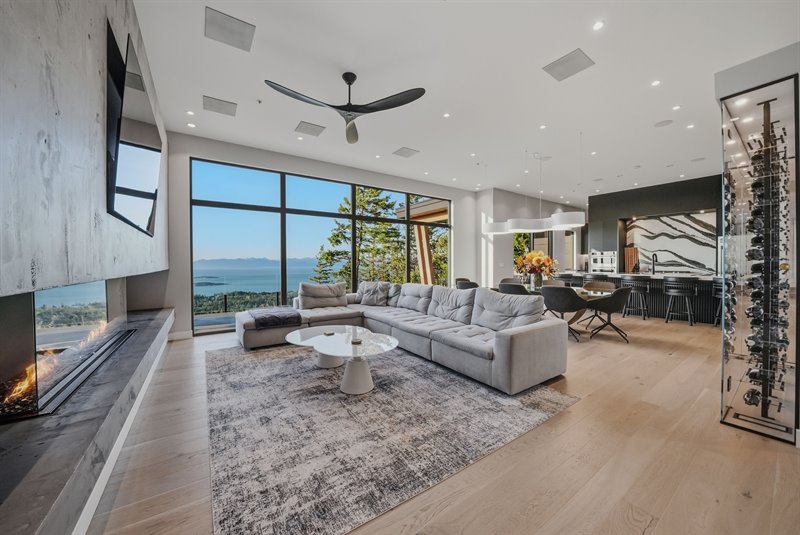 Spacious Open Concept