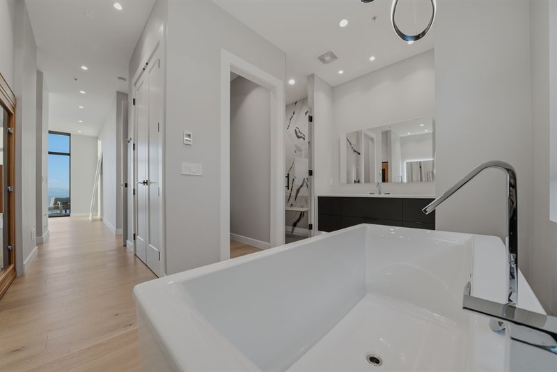 Ensuite