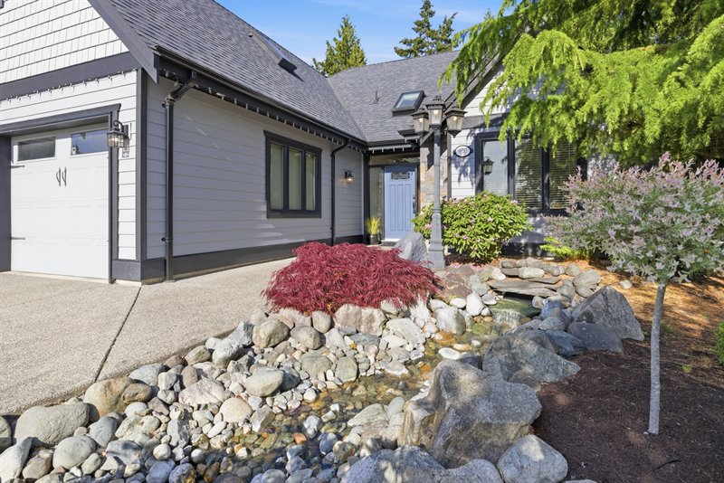 Exterior | Entry