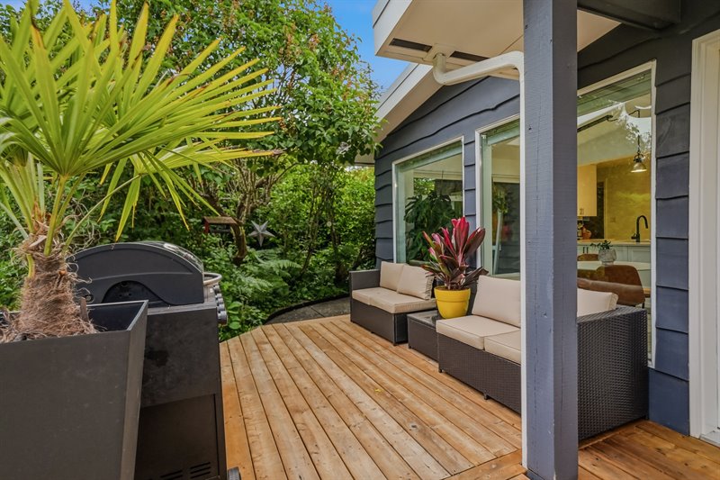 Entertainers Deck