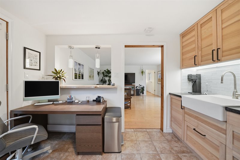 Guest Cottage - Kitchen