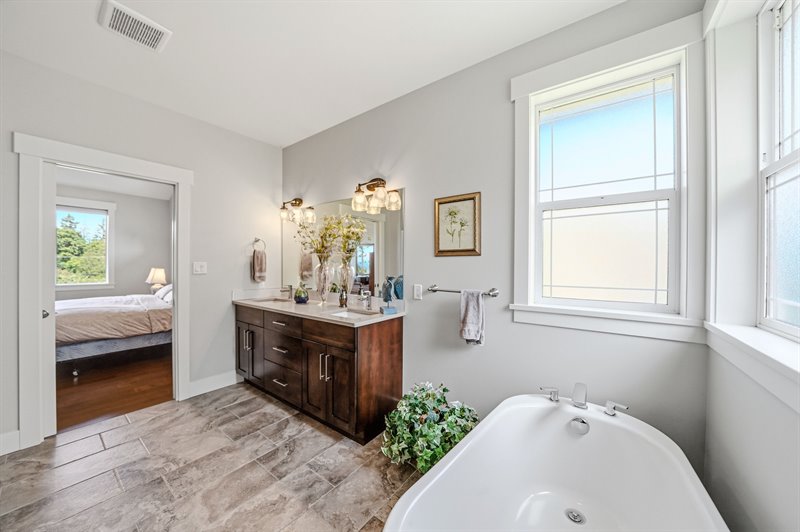 Ensuite