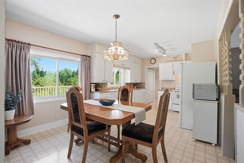 Kitchen | Dining Room