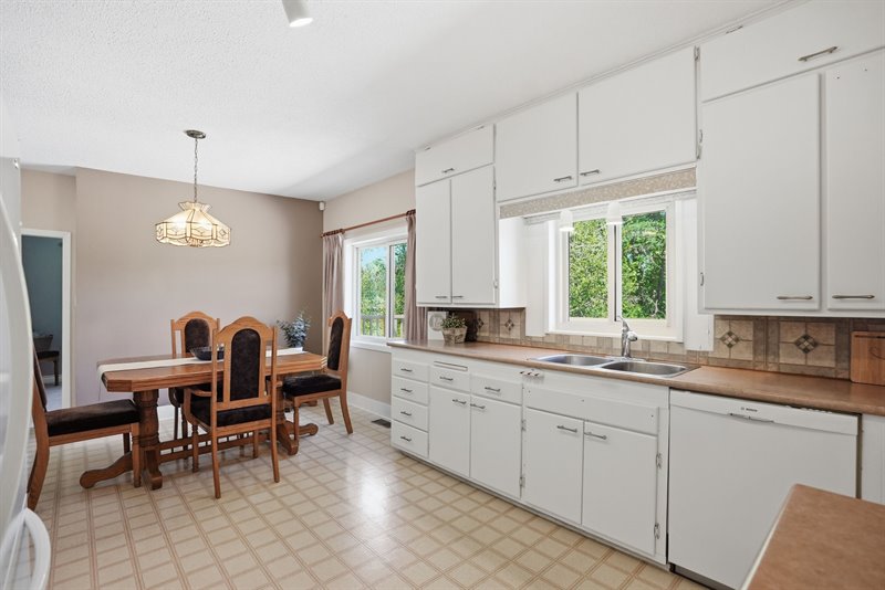 Kitchen | Dining Room