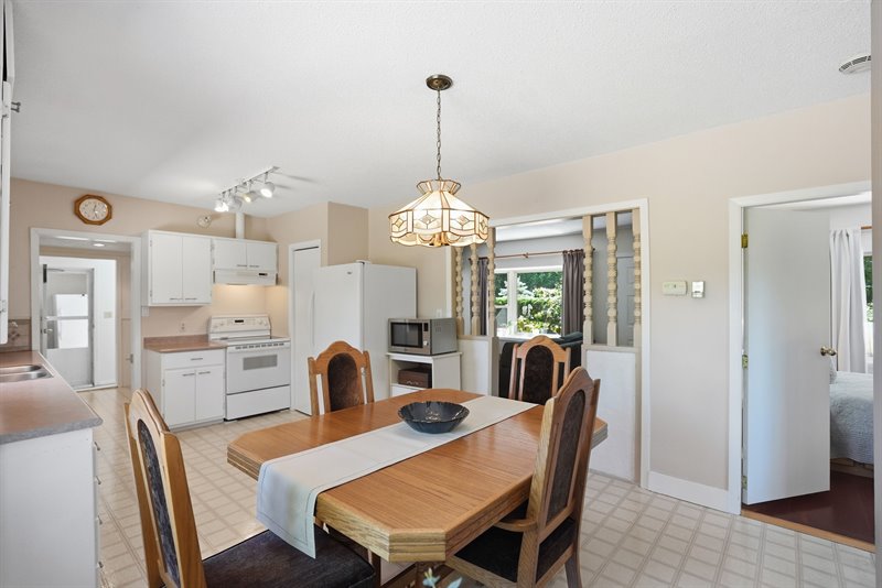 Dining Room | Kitchen