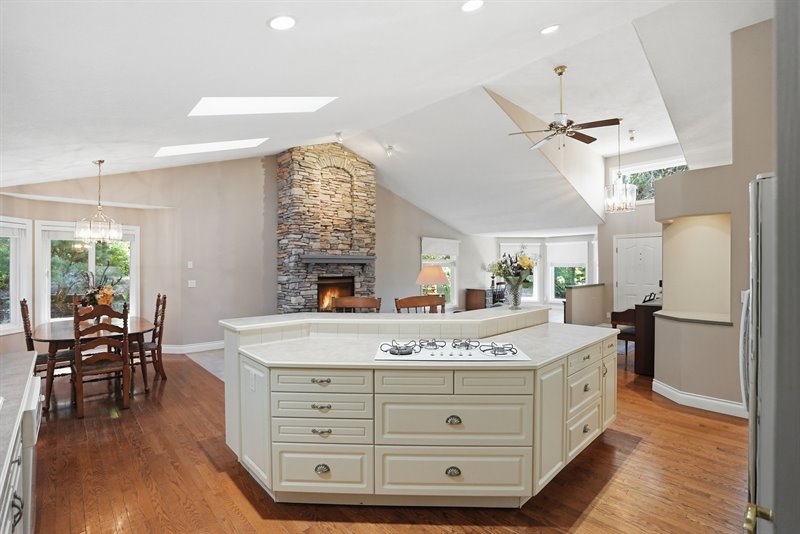 Kitchen | Dining Room