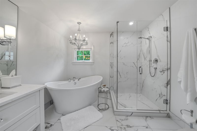 Primary Bedroom Suite - Ensuite