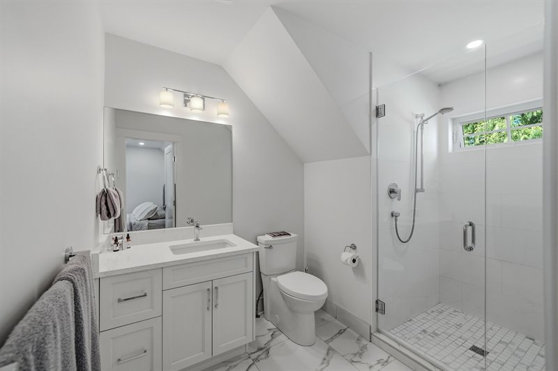 Guest Bedroom - Ensuite