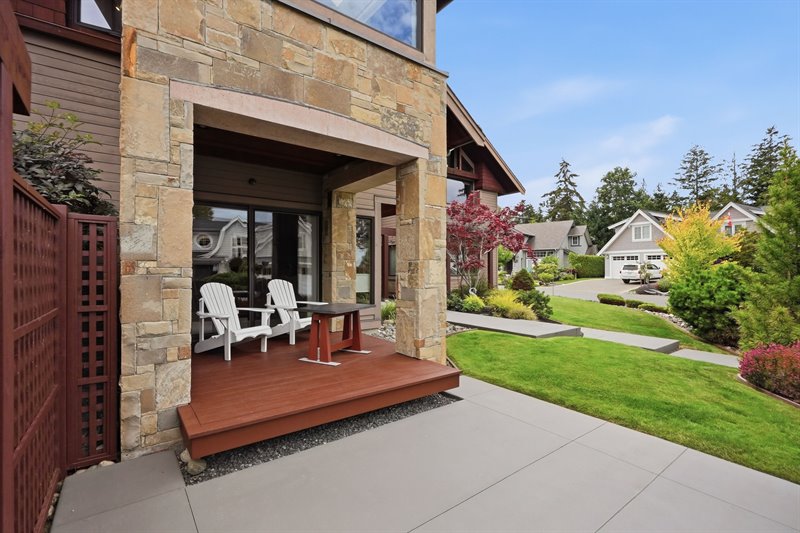 Front Deck & Patio