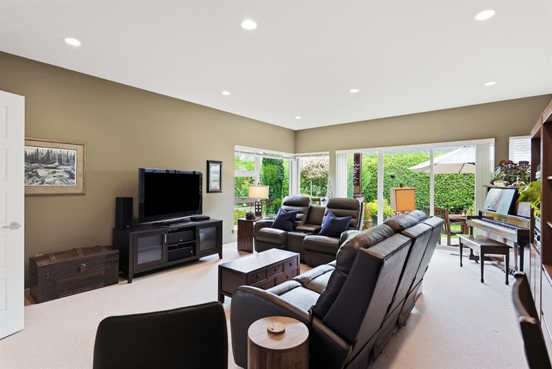 Family Room - Door to Patio 3