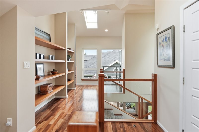 Upper Landing - Door to Upper Deck