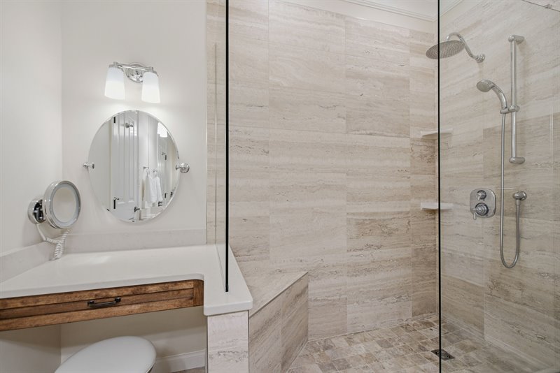 Ensuite