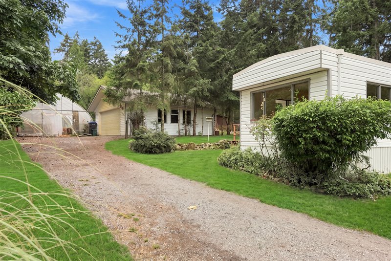Exterior (Virtually Enhanced Landscaping)