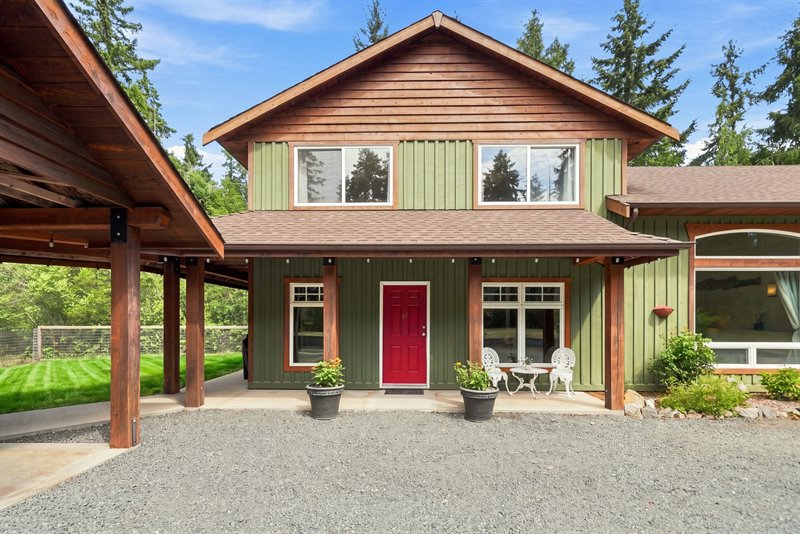 Exterior (Virtually Enhanced Landscaping)