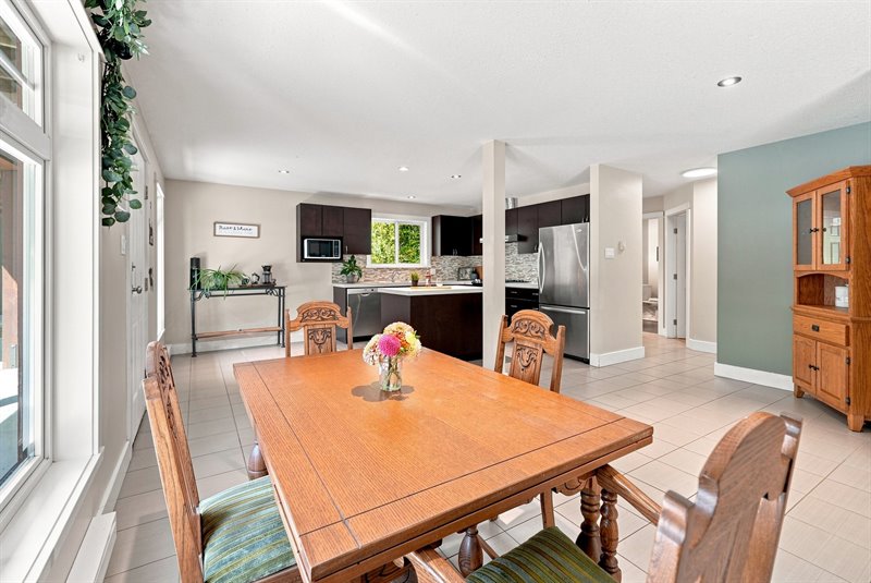 Dining Room | Kitchen