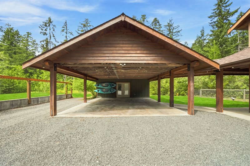 Carport (Virtually Enhanced Landscaping)