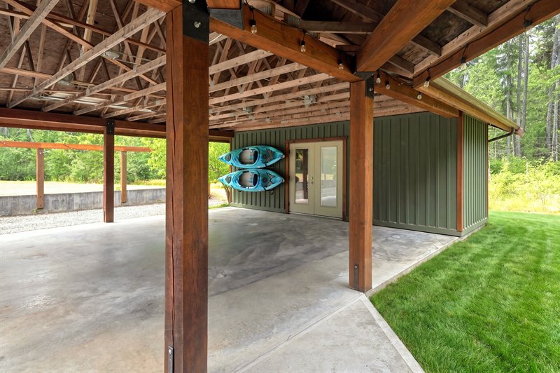 Carport (Virtually Enhanced Landscaping)