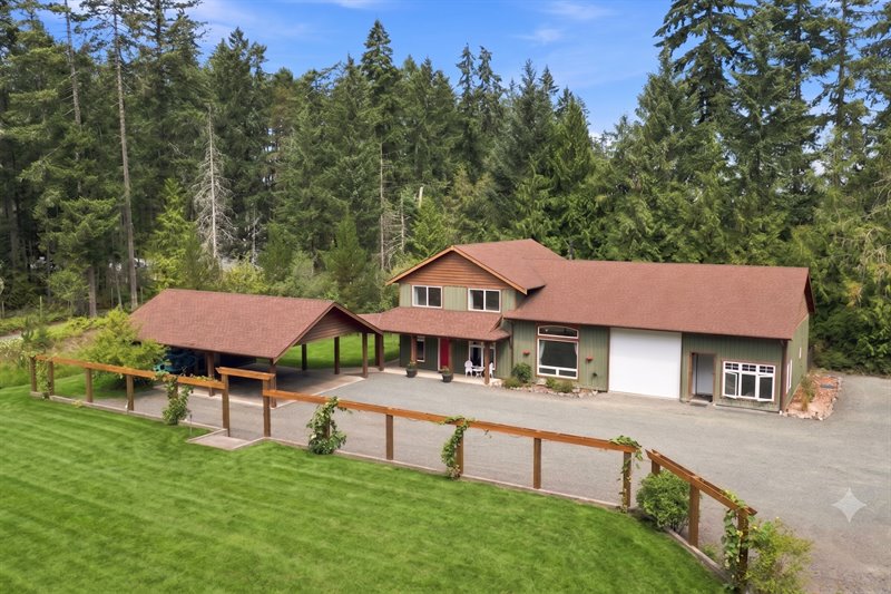 Exterior (Virtually Enhanced Landscaping)