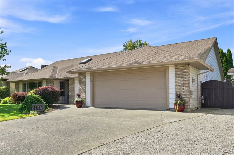 Exterior (Virtually Enhanced Landscaping)