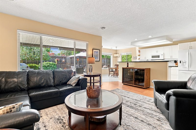 Family Room | Kitchen