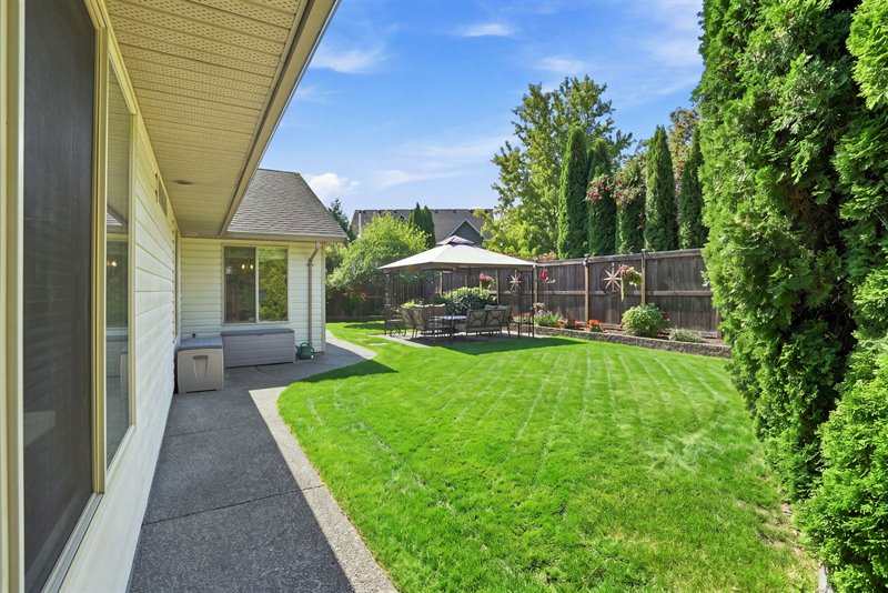 Exterior Back (Virtually Enhanced Landscaping)