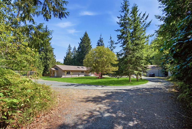 Exterior (Virtually Enhanced Landscaping)