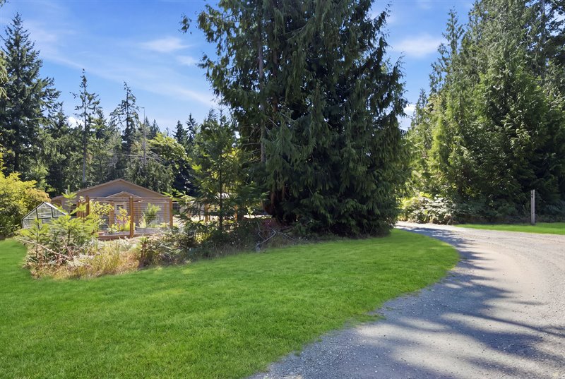 Entry Drive (Virtually Enhanced Landscaping)