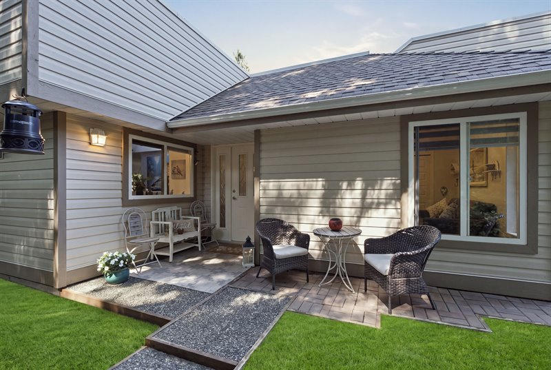 Patio | Entry