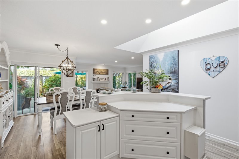 Bright & Spacious Open Concept