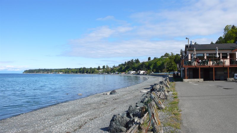 Minutes to the Beach & Oceanfront Promenade