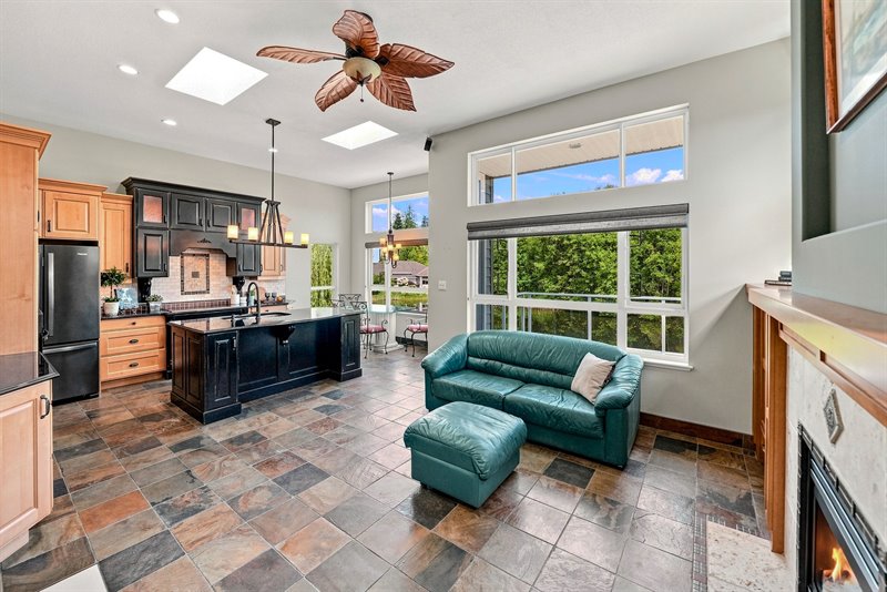 Kitchen | Family Room