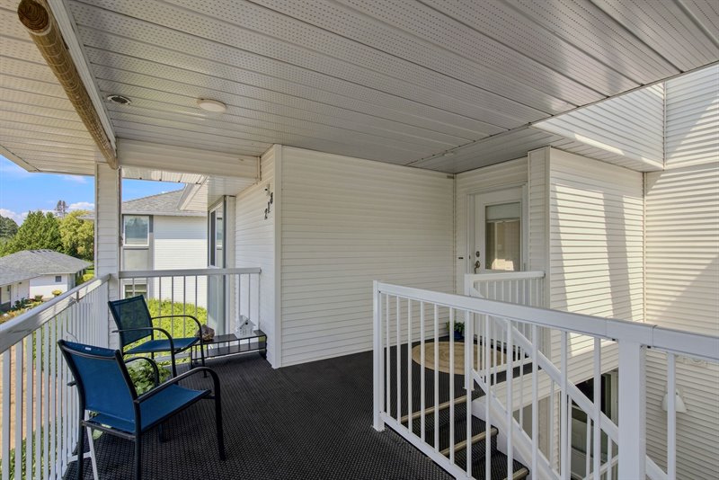 Entry Deck
