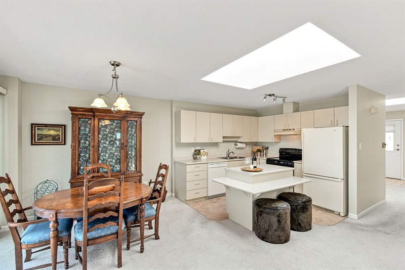 Dining Room | Kitchen