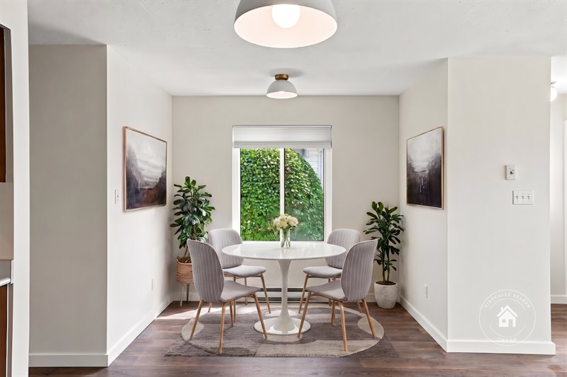 Dining Room (Virtual Staging)