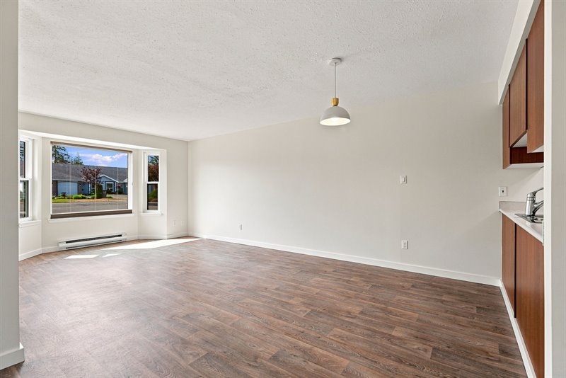 Living Room | Kitchen