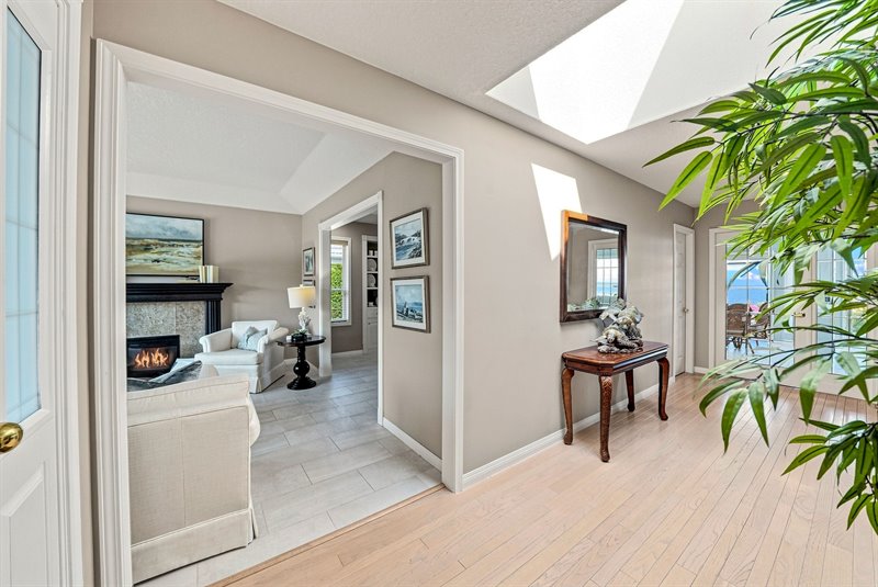 Foyer - Living Room