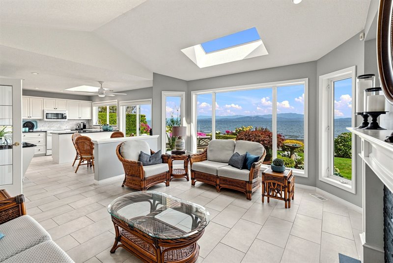 Kitchen | Family Room