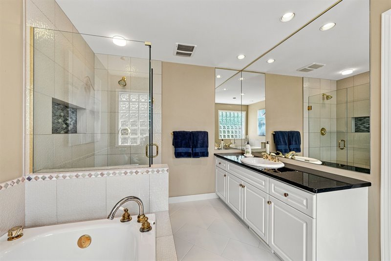 Ensuite