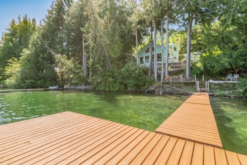 Dock & Exterior