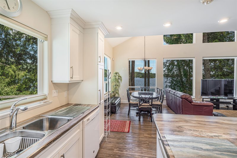 Kitchen | Dining Room