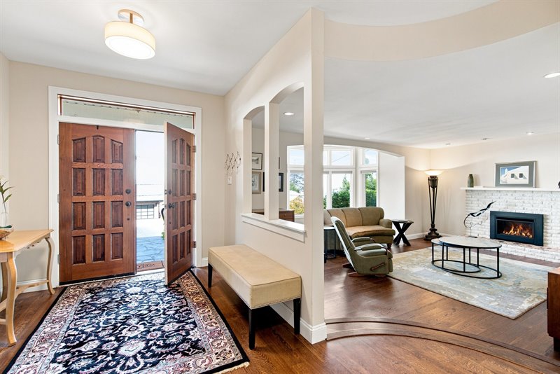 Foyer | Formal Living Room