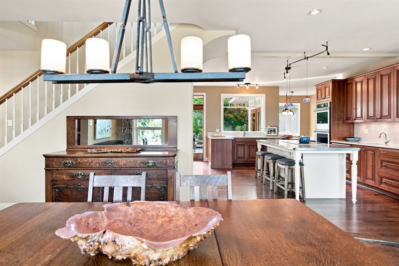 Dining Area | Kitchen