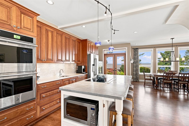 Kitchen | Dining Area