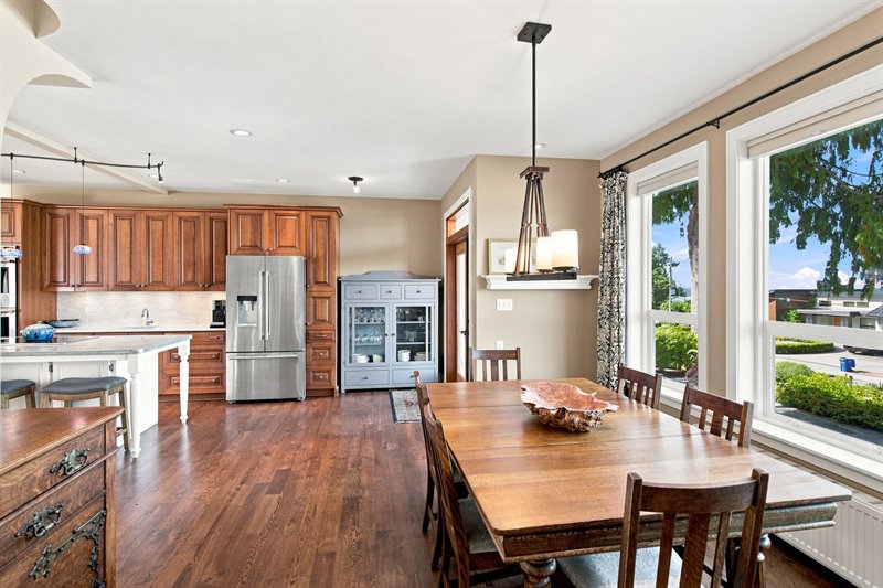 Dining Area | Kitchen