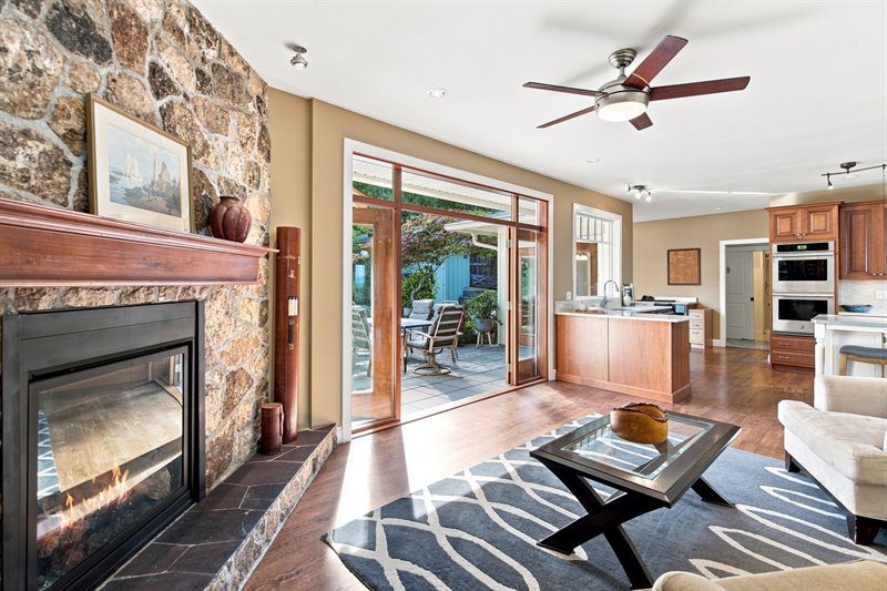 Family Room | Kitchen