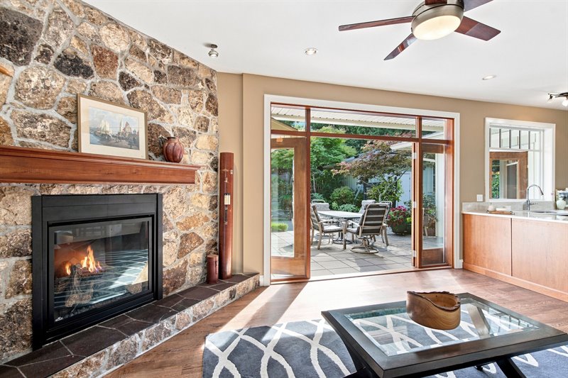 Family Room - Door to Back Patio