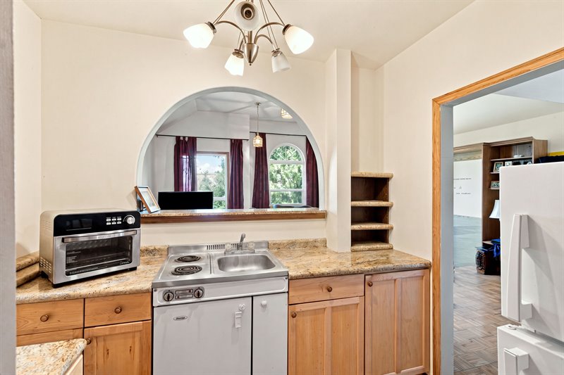 Studio Suite - Kitchen