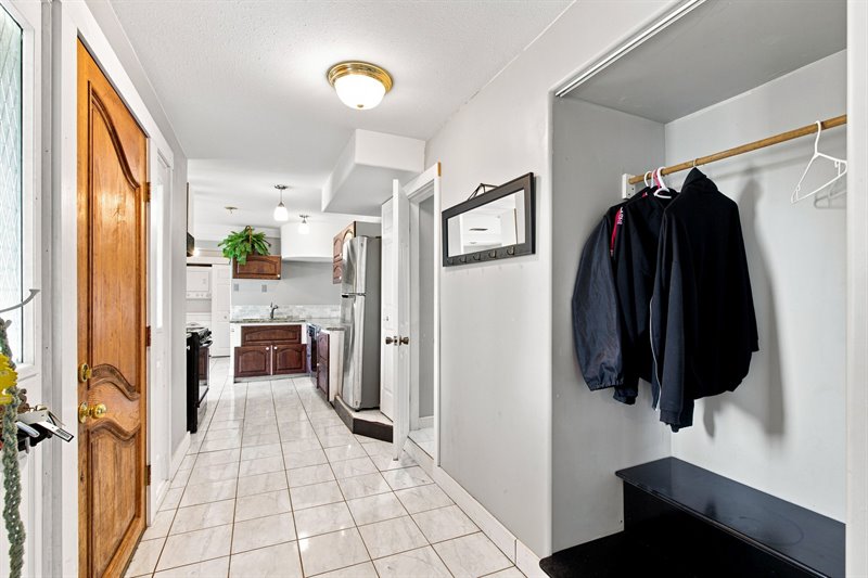 Lower Level Guest Suite - Hallway to Kitchen