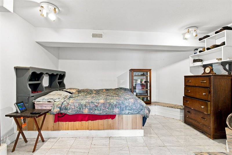 Lower Level Guest Suite - Bedroom 2